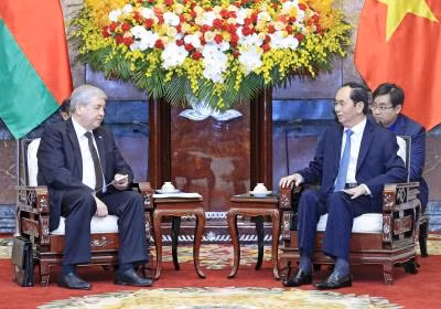 越南国家主席陈大光会见白俄罗斯副总理弗拉基米尔·谢马什科 ảnh 1 越南国家主席陈大光会见白俄罗斯副总理弗拉基米尔·谢马什科 ảnh 1