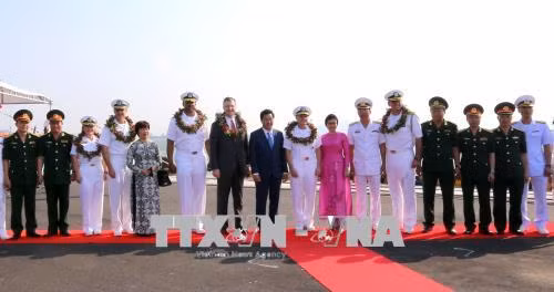 美国海军编队访问岘港 ảnh 1