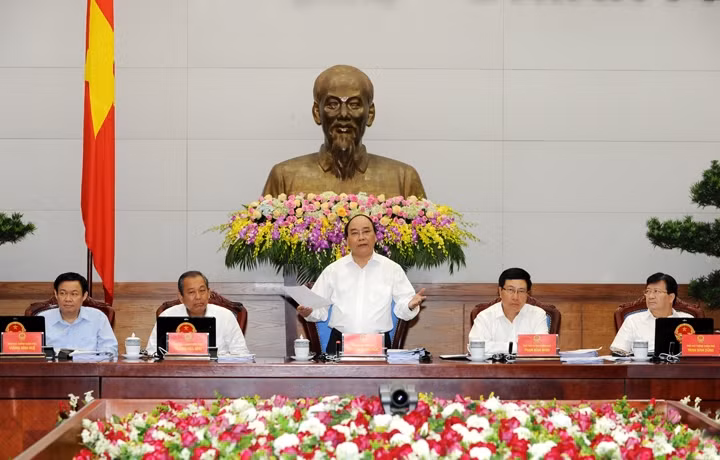  阮春福总理要求加大放权力度 ảnh 1