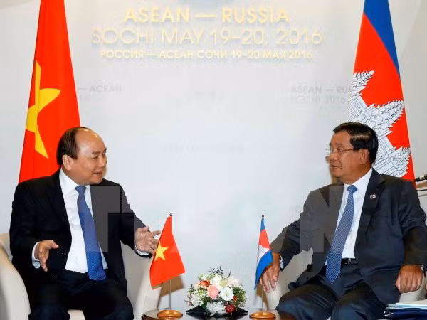 越南政府总理阮春福会见出席俄罗斯—东盟峰会的各国领导人 ảnh 1