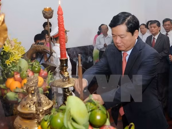 胡志明主席诞辰126周年纪念活动在全国各地举行 ảnh 1 胡志明主席诞辰126周年纪念活动在全国各地举行 ảnh 1