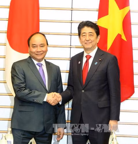 阮春福总理圆满结束对日本的访问和出席G7峰会扩大会议 ảnh 1
