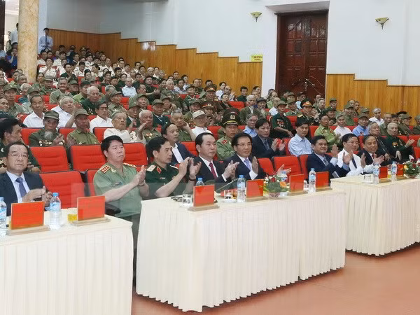 奠边省隆重举行庆祝奠边府大捷62周年纪念典礼 ảnh 1
