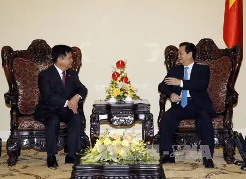 越南政府总理阮晋勇和副总理范平明会见中国云南省委书记李纪恒 ảnh 1 越南政府总理阮晋勇和副总理范平明会见中国云南省委书记李纪恒 ảnh 1
