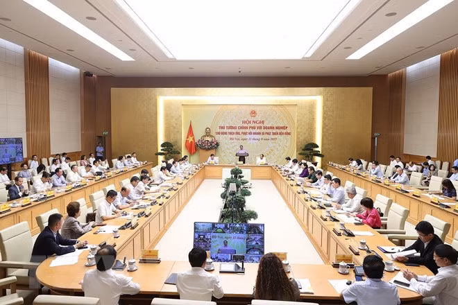 范明政总理:企业家坚守信念 秉持团结 共克时艰 ảnh 2 范明政总理:企业家坚守信念 秉持团结 共克时艰 ảnh 2