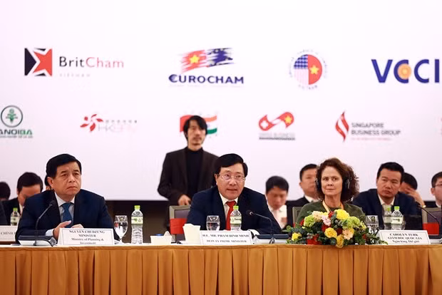 越南政府副总理范平明出席2020年越南企业论坛 ảnh 1