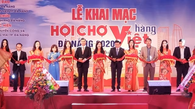 150家企业参加2020年岘港—越南货展销会 ảnh 1 150家企业参加2020年岘港—越南货展销会 ảnh 1