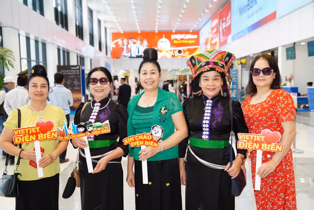 奠边府大捷70周年:越捷航空增加飞往奠边府的航班数量 ảnh 1 奠边府大捷70周年:越捷航空增加飞往奠边府的航班数量 ảnh 1