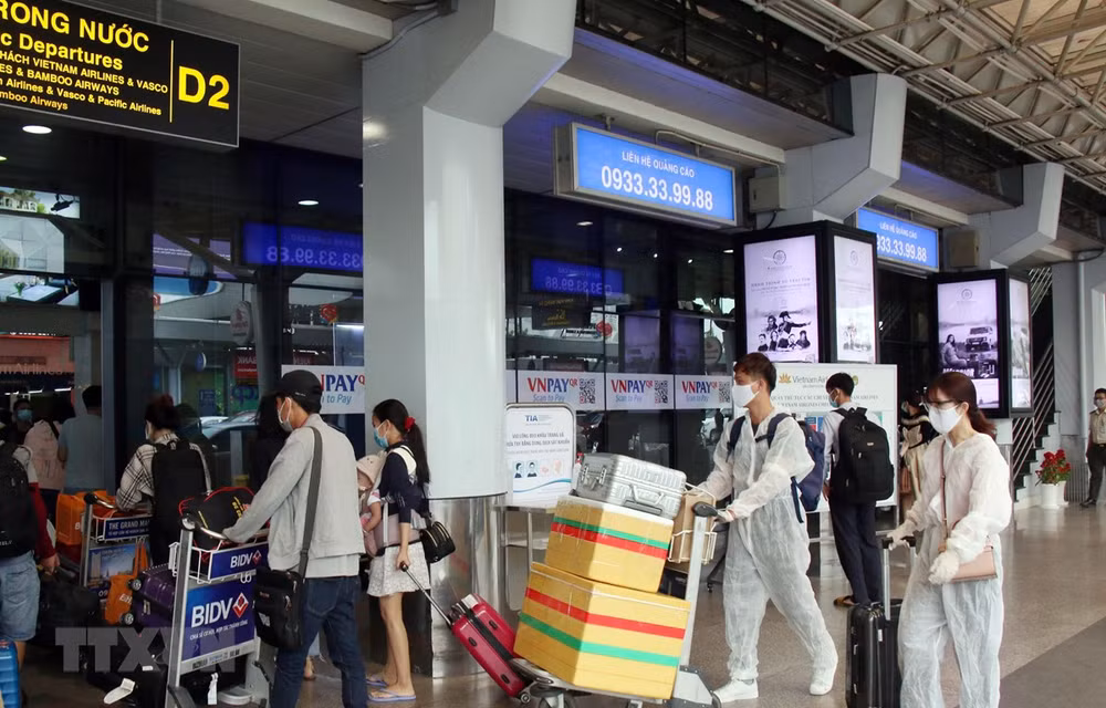 越南各机场将新冠肺炎疫情预警级别上调至最高级别 ảnh 1