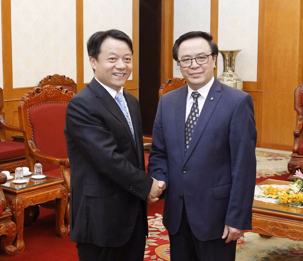 越共中央对外部部长黄平君会见中国共青团代表团 ảnh 1 越共中央对外部部长黄平君会见中国共青团代表团 ảnh 1
