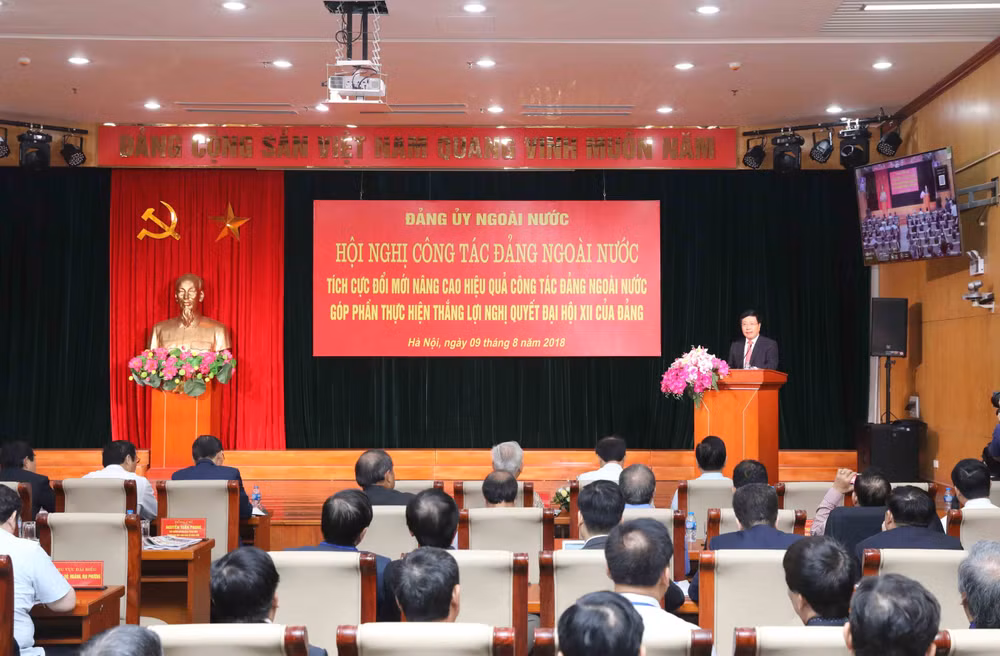 2018年越共海外事务党委大会在河内举行 ảnh 3