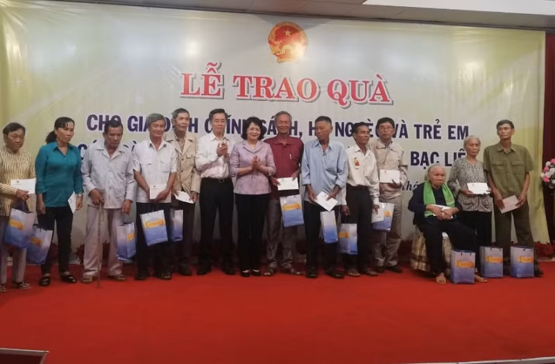 越南国家副主席邓氏玉盛走访薄辽省 ảnh 1 越南国家副主席邓氏玉盛走访薄辽省 ảnh 1