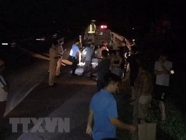 两名外籍“倒霉蛋”在广宁省上演“警匪片” 抢劫不成反遭逮捕 ảnh 1 两名外籍“倒霉蛋”在广宁省上演“警匪片” 抢劫不成反遭逮捕 ảnh 1