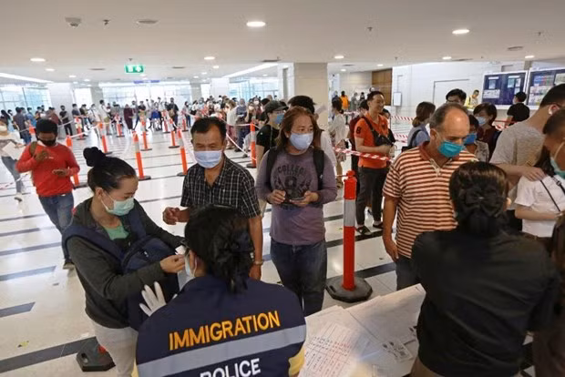 滞留泰国的外国人可以在7月31日之后申请签证延期 ảnh 1