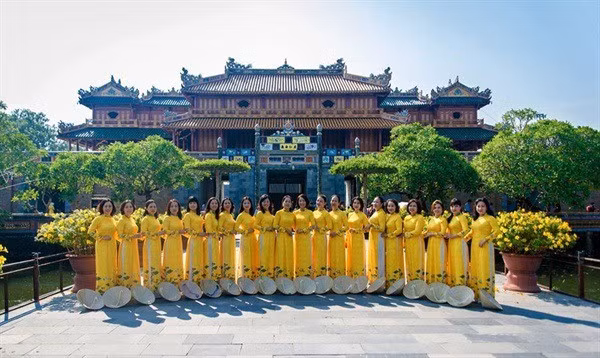 承天顺化力争成为越南中部“奥黛之城” ảnh 1