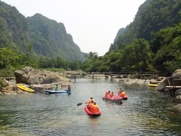 发展旅游进一步为国内生产总值增长做出贡献 ảnh 1