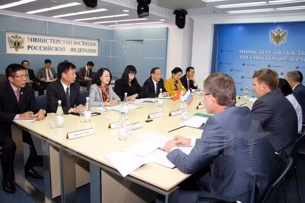 越共中央民运部部长张氏梅率团出访俄罗斯 ảnh 1 越共中央民运部部长张氏梅率团出访俄罗斯 ảnh 1