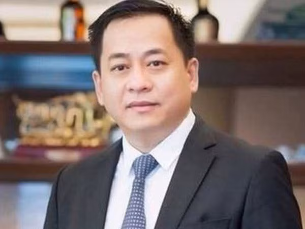 越南公安部抓获被引渡回国的嫌犯潘文英武 ảnh 1