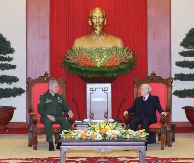 阮富仲总书记会见俄罗斯国防部长谢尔盖·绍伊古 ảnh 1 阮富仲总书记会见俄罗斯国防部长谢尔盖·绍伊古 ảnh 1