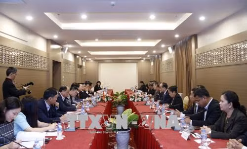 越南与老挝力争建设按时保质的老挝国会大厦工程 ảnh 1
