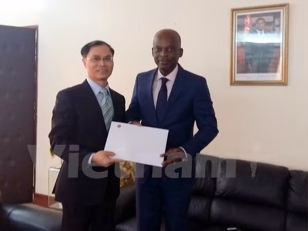 越南与多哥和乌干达加强合作关系 ảnh 1