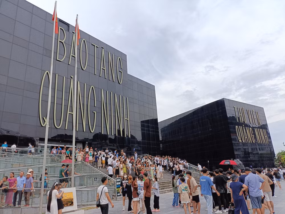 广宁省游客到访量回升 ảnh 1