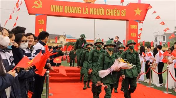 全国各地举行新兵入伍欢送仪式 成千上万新兵满腔热血奔赴军营 ảnh 1