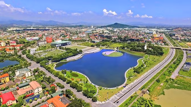 越南国会主席王廷惠出席胡伯伯访问永福省60周年纪念活动 ảnh 2 越南国会主席王廷惠出席胡伯伯访问永福省60周年纪念活动 ảnh 2