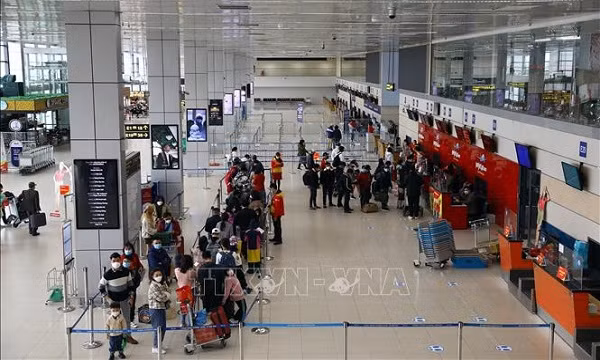 河内内排国际机场国际客运量呈恢复增长趋势 ảnh 1