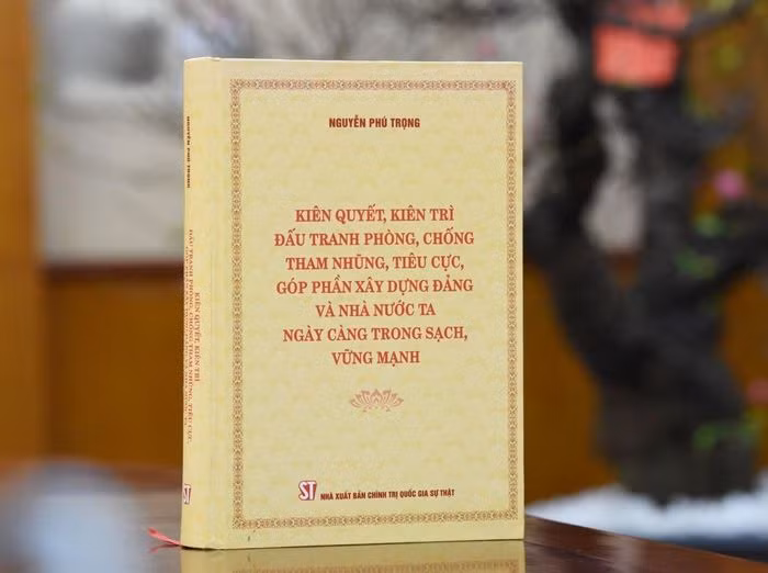 越共中央总书记阮富仲关于反腐败和反消极现象的图书即将亮相 ảnh 1