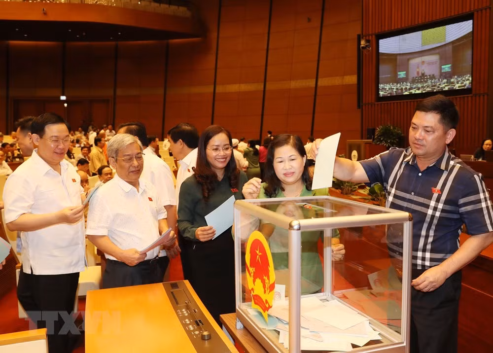 越南第十四届国会第九次会议公报(第十五号) ảnh 1 越南第十四届国会第九次会议公报(第十五号) ảnh 1