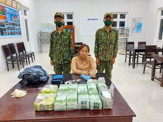 越南边防部队成功摧毁一跨国贩毒团伙 收缴31公斤冰毒 ảnh 1 越南边防部队成功摧毁一跨国贩毒团伙 收缴31公斤冰毒 ảnh 1