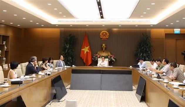 国际专家：各国在决定重新开放边界和重启部分国际航班之前必须慎重考虑 ảnh 1