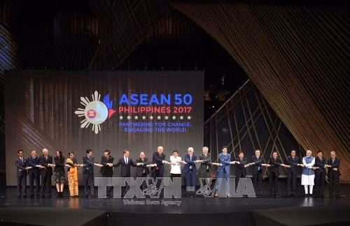 政府总理阮春福出席第31届东盟峰会系列活动 （组图） ảnh 2
