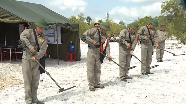 越南与韩国加强合作处理战后遗留地雷和爆炸物问题 ảnh 1 越南与韩国加强合作处理战后遗留地雷和爆炸物问题 ảnh 1