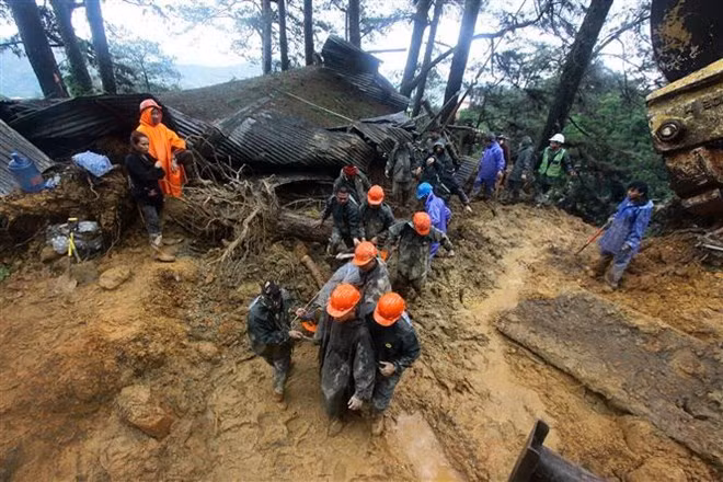 台风“山竹”在菲律宾造成的死亡人数上升至65人 造成中国8人死亡 ảnh 1