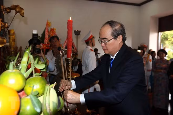 全国各地纷纷举行庆祝活动 喜庆8月革命和9•2国庆73周年 ảnh 1