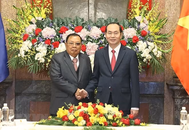 老挝、古巴和中国等世界各国领导继续就国家主席陈大光逝世向越方领导致唁电 ảnh 1