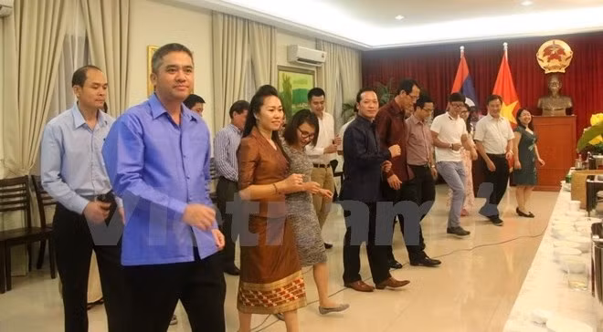 越老友好交流会在马来西亚举行 ảnh 1