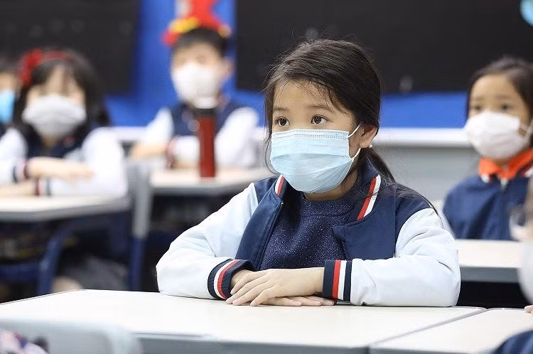 政府总理指示教育与培训部指导各地方让学生尽早返校上学 ảnh 1