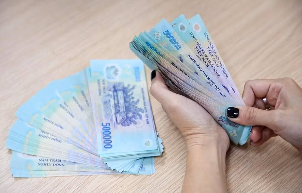 2022年春节奖金略有减少，平均为617万越盾 ảnh 1