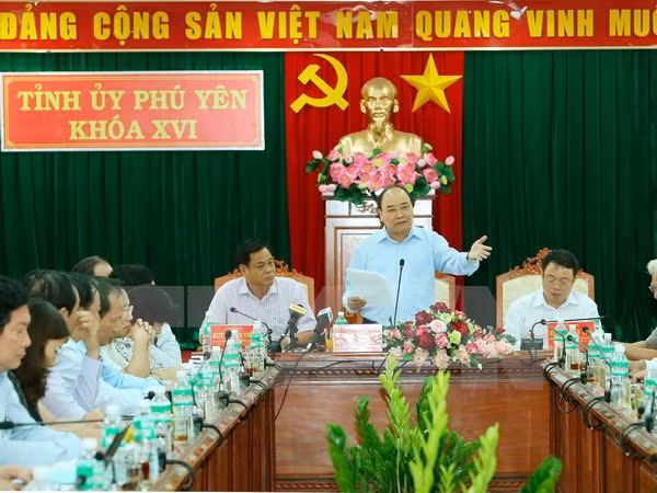 阮春福总理：把旅游业发展成为富安省支柱产业 ảnh 1