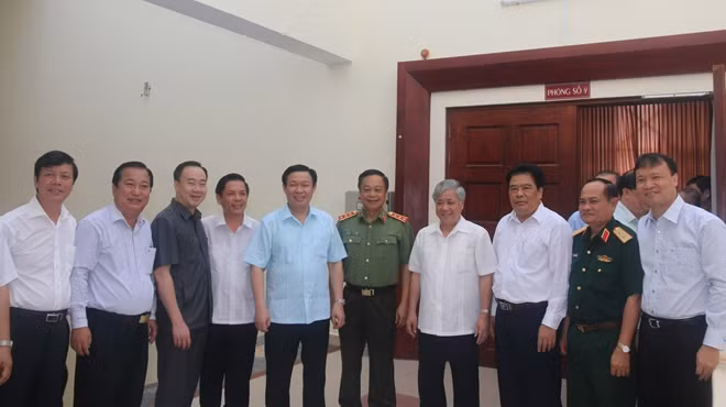 政府副总理王廷惠：落实好民族和宗教政策保障边境安全 ảnh 1