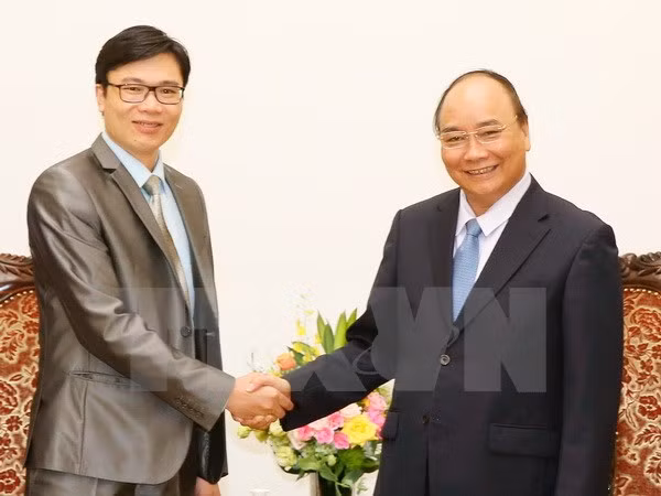 政府总理阮春福会见法国越裔专家与科学协会主席阮德姜 ảnh 1 政府总理阮春福会见法国越裔专家与科学协会主席阮德姜 ảnh 1