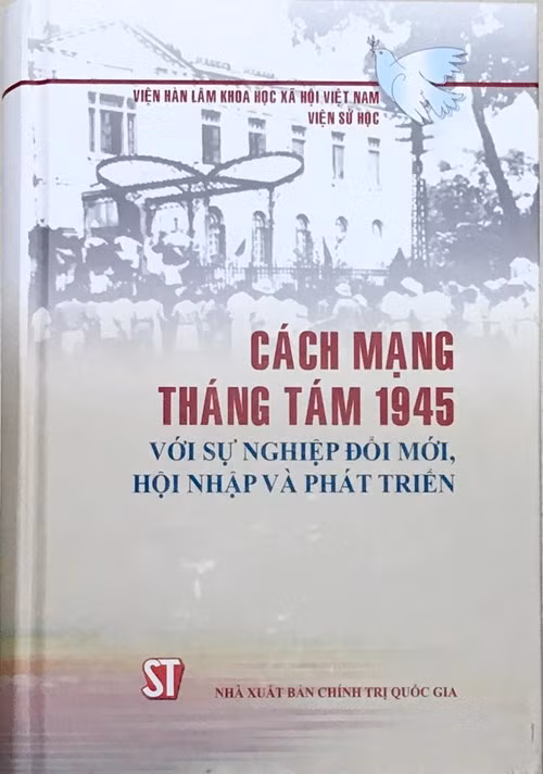 纪念越南八月革命胜利和九·二国庆71周年的图书正式出版发行 ảnh 1 纪念越南八月革命胜利和九·二国庆71周年的图书正式出版发行 ảnh 1