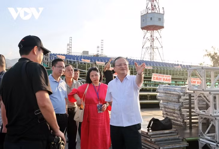 “靠海强大”艺术晚会：传递对海洋岛屿的热爱 ảnh 1