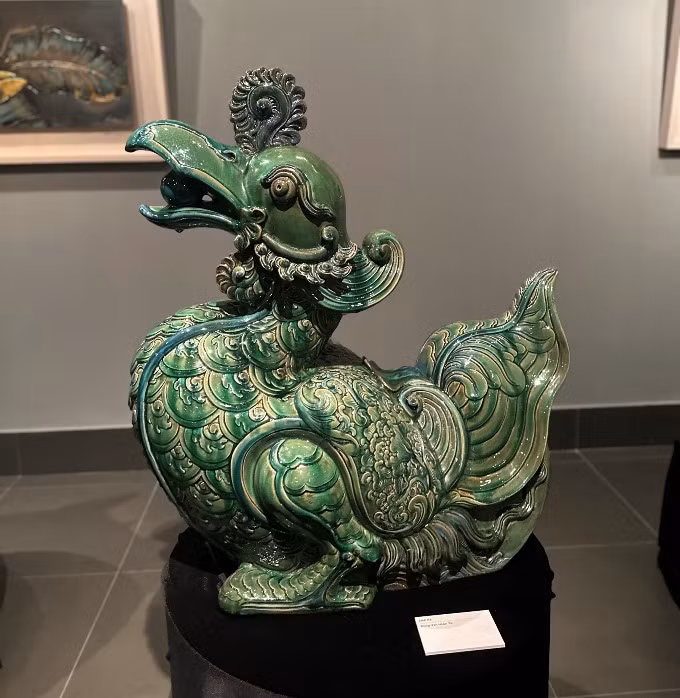 现代吉祥物展:推崇越南传统刻瓷艺术精髓 ảnh 3 现代吉祥物展:推崇越南传统刻瓷艺术精髓 ảnh 3