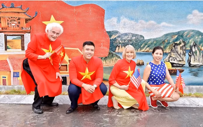 越南女画家通过绘画搭建越美两国友谊桥梁 ảnh 1