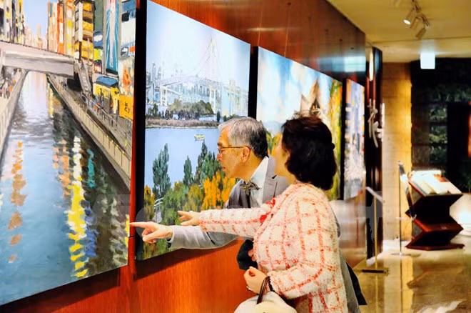 越南画家范论的日本风景画画展在东京开展 ảnh 1