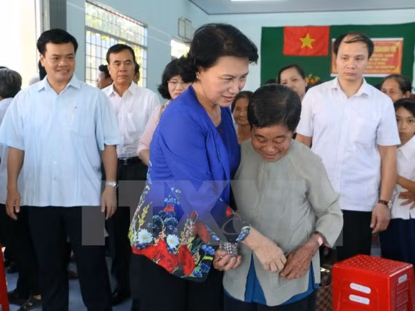 越南国会主席阮氏金银出席在槟椥省举行的民族大团结日活动 ảnh 1 越南国会主席阮氏金银出席在槟椥省举行的民族大团结日活动 ảnh 1
